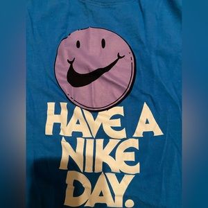 Nike | Graphic Tee